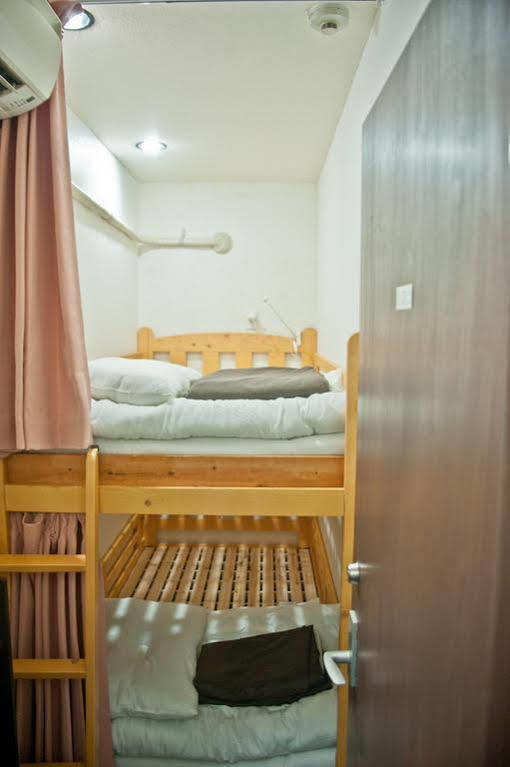 Hostel Base Point Osaka Bagian luar foto